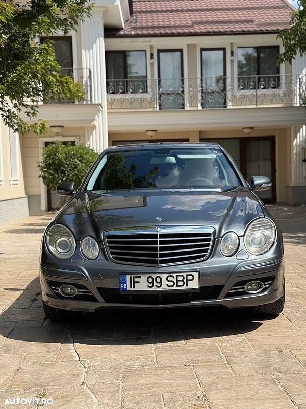 Gri Utilizat 2007 Mercedes E320 Berlinǎ | 8.999 EUR - Imagine 1/4