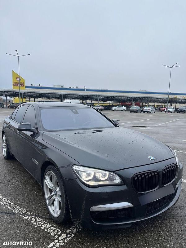 Second-hand BMW 740 Exclusive 313 CP (230 kW) 2013 Culoaregri Berlinǎ