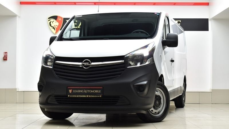 Alb Utilizat 2019 Opel Vivaro Van | 11.990 EUR (Preț OK) - Imagine 1/4