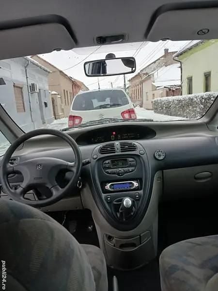 Second-hand Citroën Xsara Picasso 70 CP (51 kW) 2001 Gri Monovolum
