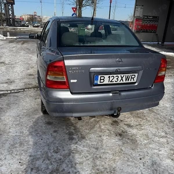Second-hand Opel Astra 84 CP (61 kW) 2006 Berlinǎ