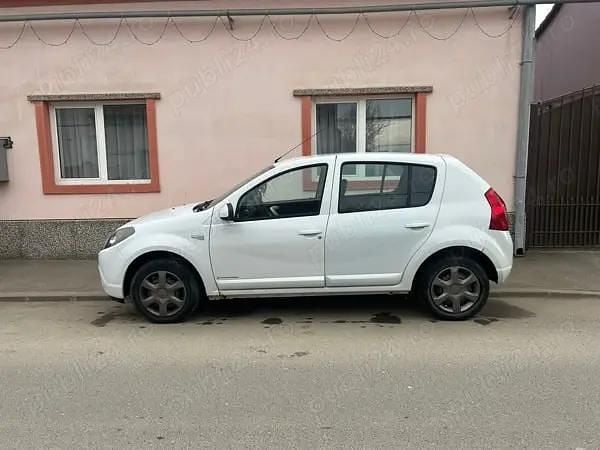 Second-hand Dacia Sandero 75 CP (55 kW) 2010 Hatchback