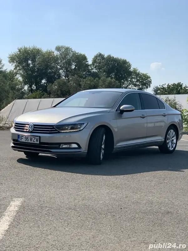Gri Utilizat 2015 VW Passat Berlinǎ | 13.000 EUR (Scump) - Imagine 1/4