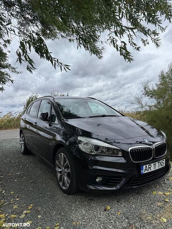 Culoarenegru Utilizat 2016 BMW 220 Sport Line Monovolum | 12.300 EUR (Scump) - Imagine 1/4