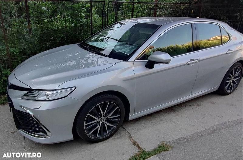 Culoareargint Utilizat 2021 Toyota Camry Berlinǎ | 27.000 EUR - Imagine 1/4