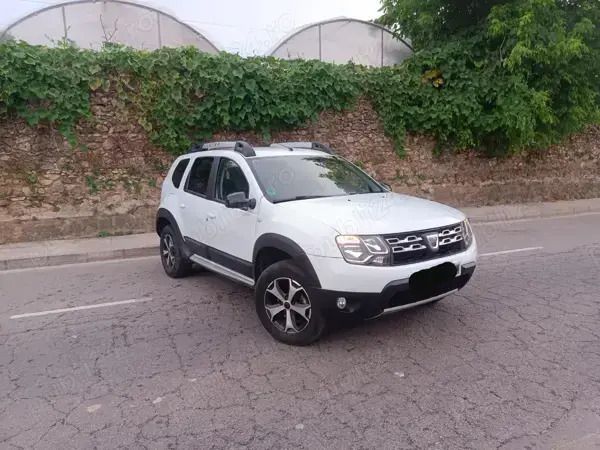 Maro Utilizat 2010 Dacia Duster SUV | 9.490 EUR - Imagine 1/4
