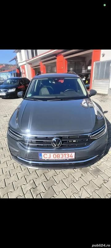 Gri Utilizat 2023 VW Tiguan SUV | 26.500 EUR (Preț bun) - Imagine 1/4