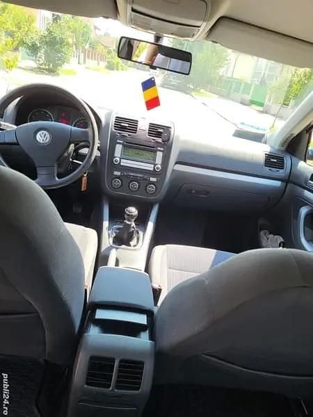 Second-hand VW Jetta 105 CP (77 kW) 2007 Berlinǎ