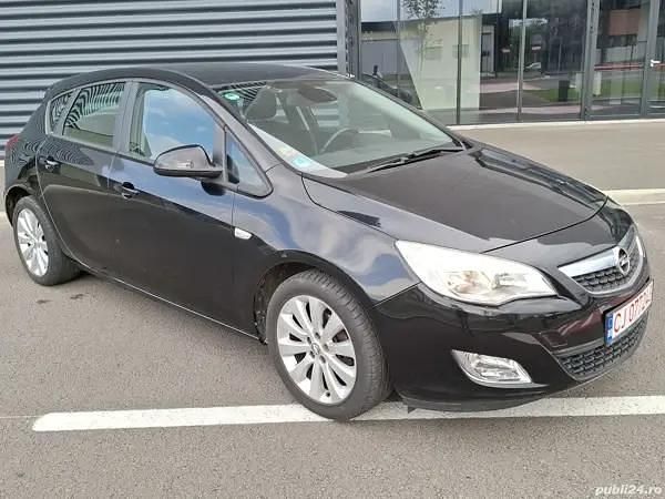 Second-hand Opel Astra 105 CP (77 kW) 2010 Berlinǎ
