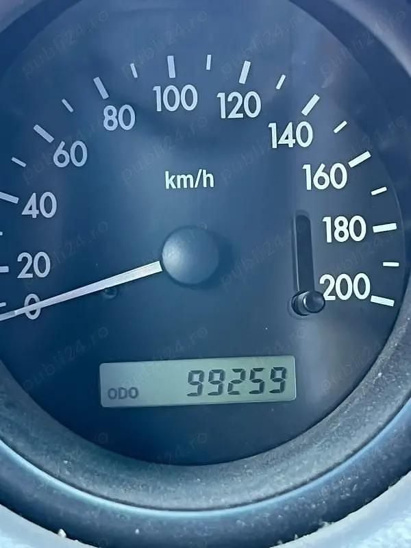 Utilizat 2004 Chevrolet Captiva SUV | 800 EUR - Imagine 1/4