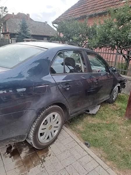 Utilizat 2008 VW Jetta Berlinǎ | 600 EUR - Imagine 1/4