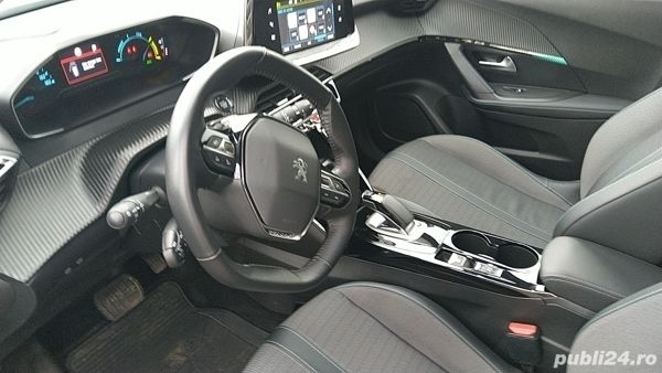 Second-hand Peugeot e-2008 Allure 100 kW (136 CP) 2021 SUV