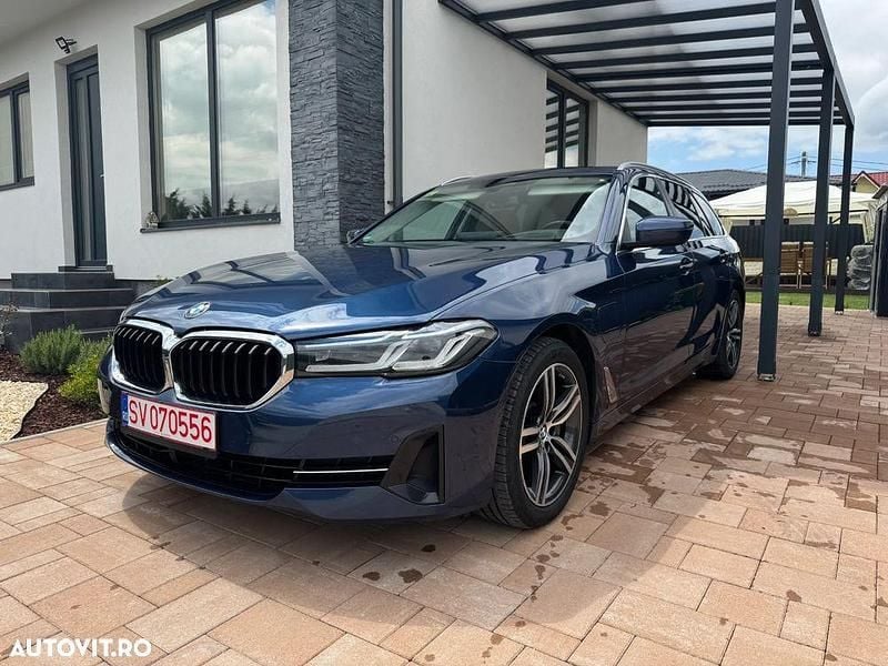 Culoarealbastru Utilizat 2021 BMW 530e Comfort Edition Break | 25.955 EUR (Preț bun) - Imagine 1/4