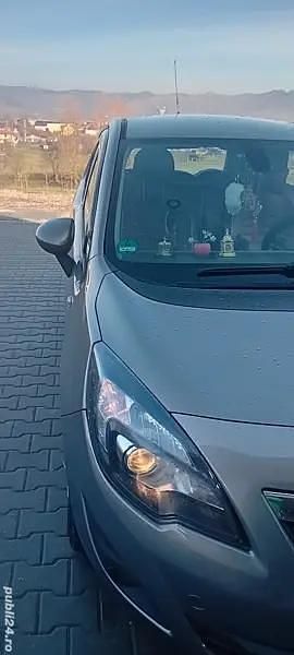 Utilizat 2010 Opel Meriva Monovolum | 2.700 EUR (Preț OK) - Imagine 1/4