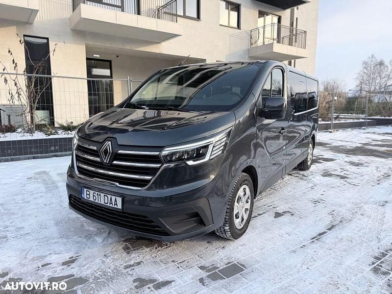 Culoaregri Second-hand 2024 Renault Trafic Monovolum | 32.500 EUR - Imagine 1/4