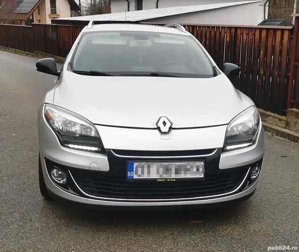 Argintiu Utilizat 2013 Renault Mégane III Bose Edition Break | 4.450 EUR (Preț OK) - Imagine 1/4