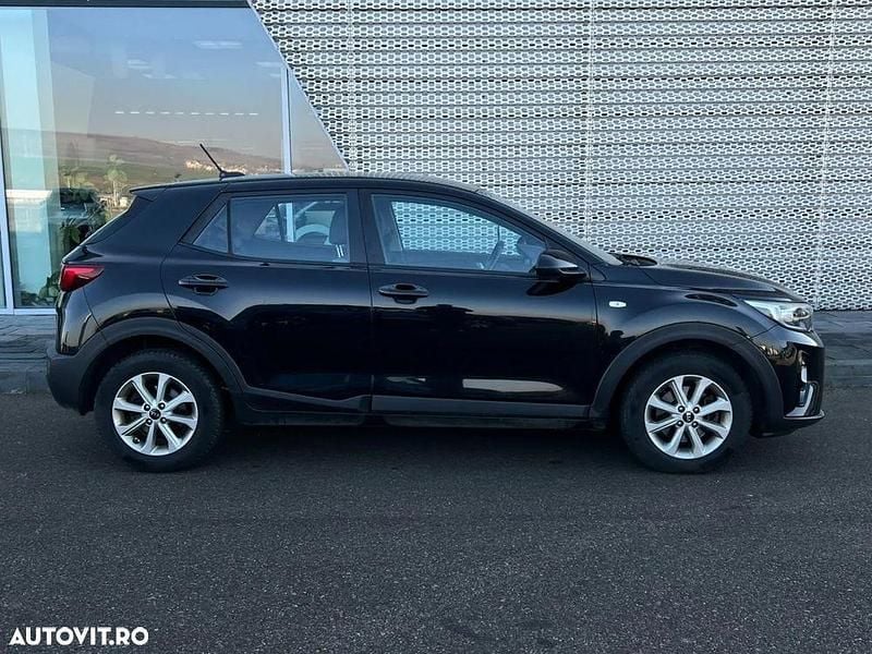 Second-hand Kia Stonic 110 CP (80 kW) 2018 Culoarenegru SUV