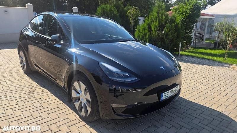 Culoarenegru Utilizat 2022 Tesla Model Y SUV | 35.000 EUR (Preț OK) - Imagine 1/4