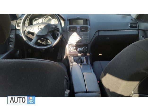 Second-hand Mercedes C200 136 CP (100 kW) 2010 Negru Berlinǎ
