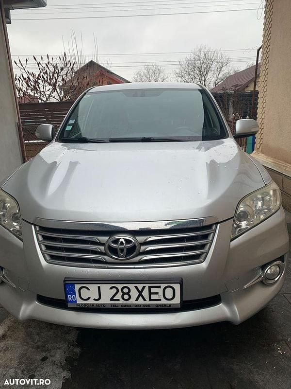 Culoareargint Second-hand 2011 Toyota RAV4 SUV | 9.100 EUR (Scump) - Imagine 1/4