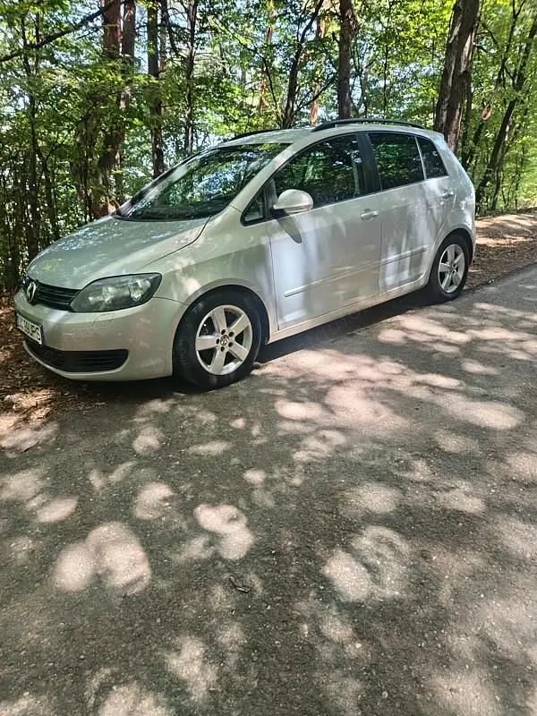 Utilizat 2011 VW Golf VI Hatchback | 4.200 EUR (Preț OK) - Imagine 1/4