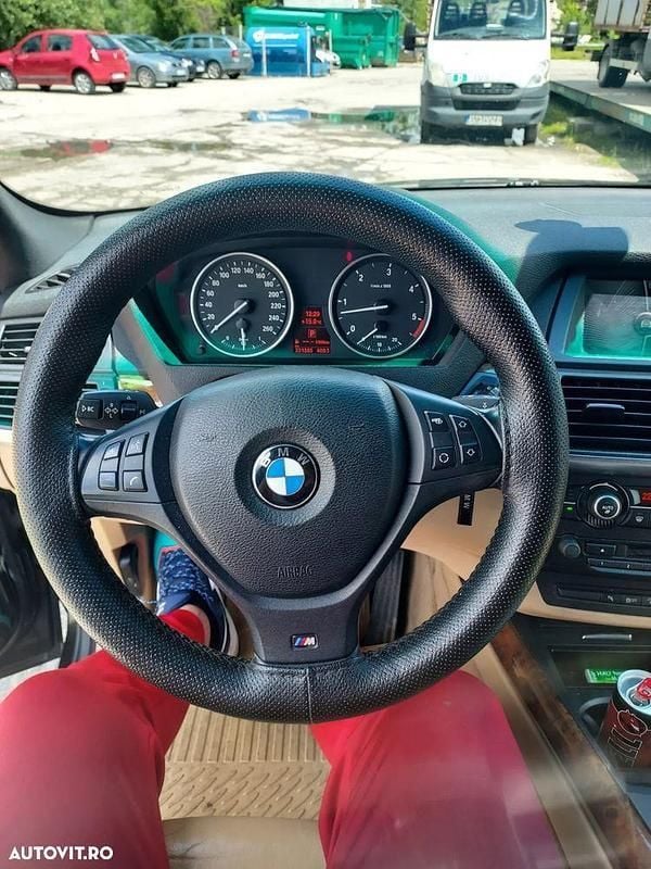 Negru Utilizat 2011 BMW X5 SUV | 11.000 EUR (Preț OK) - Imagine 1/4