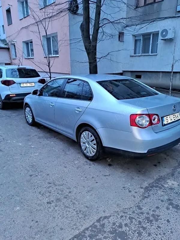Second-hand VW Jetta 105 CP (77 kW) 2010 Berlinǎ