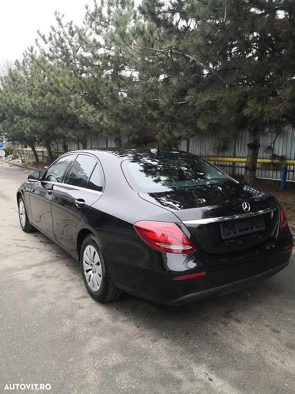Second-hand Mercedes E200 150 CP (110 kW) 2017 Culoarenegru Berlinǎ
