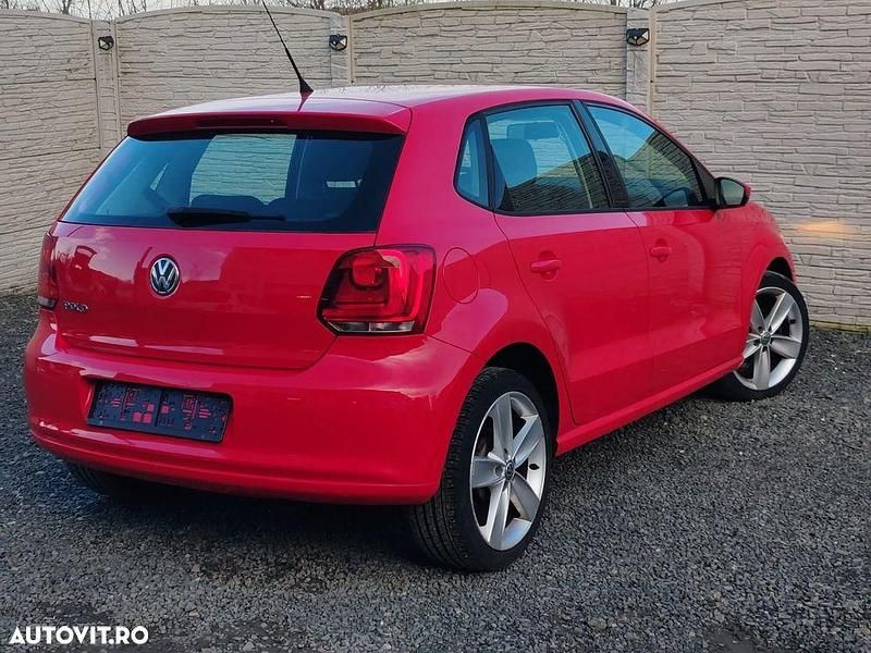 Second-hand VW Polo 55 CP (40 kW) 2011 Culoarerosu Hatchback