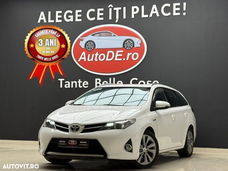 Alb Utilizat 2013 Toyota Auris Hybrid Break | 10.990 EUR (Preț OK) - Imagine 1/4