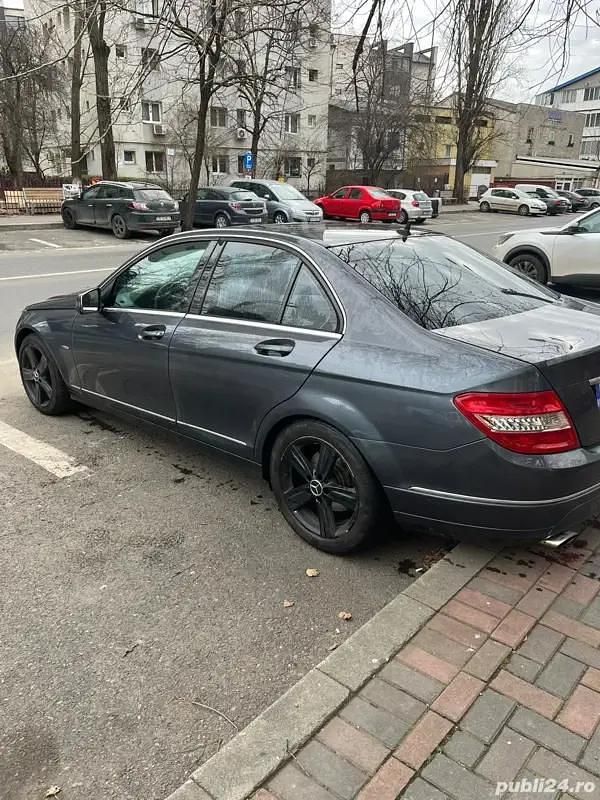 Second-hand Mercedes C220 Avantgarde 170 CP (125 kW) 2010 Berlinǎ