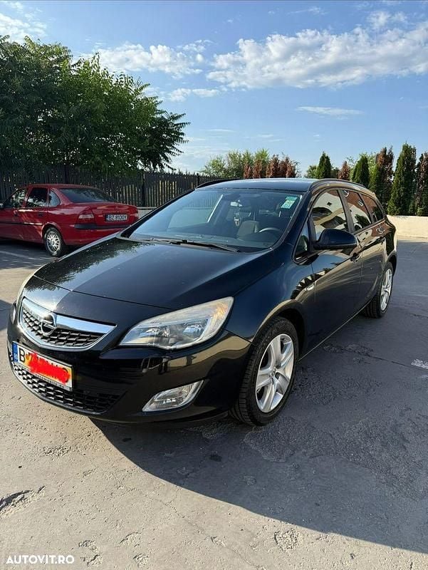 Second-hand Opel Astra Sport 160 CP (117 kW) 2011 Culoarenegru Break