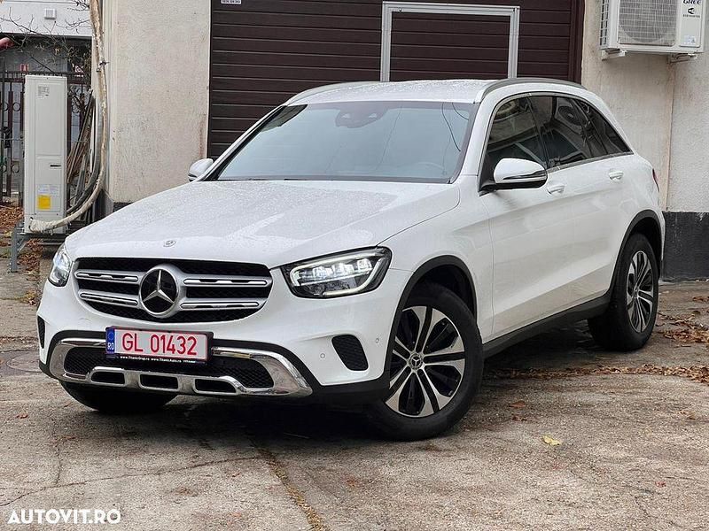 Second-hand Mercedes GLC300 Exclusive 245 CP (180 kW) 2022 Alb SUV