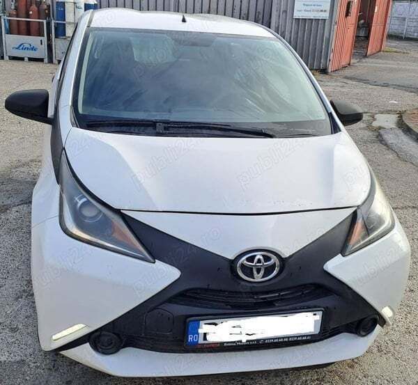 Alb Utilizat 2015 Toyota Aygo Hatchback | 7.500 EUR (Scump) - Imagine 1/4