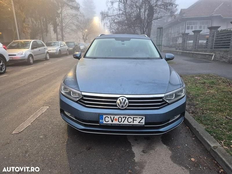 Culoarealbastru Utilizat 2016 VW Passat Highline Break | 9.400 EUR (Super Preț) - Imagine 1/4