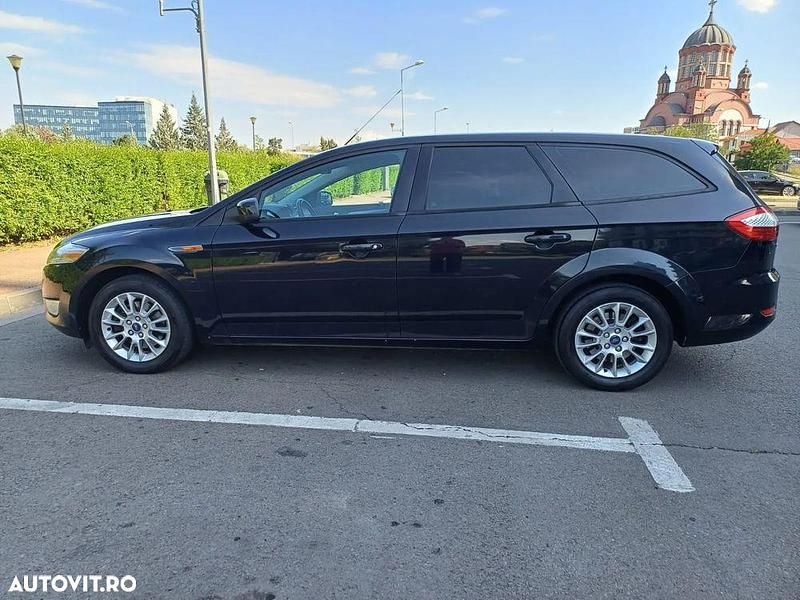 Culoarenegru Utilizat 2010 Ford Mondeo Break | 3.600 EUR (Preț OK) - Imagine 1/4