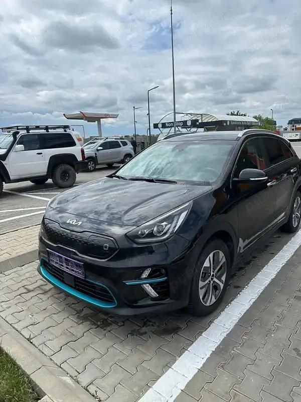 Utilizat 2022 Kia e-Niro SUV | 17.899 EUR - Imagine 1/4