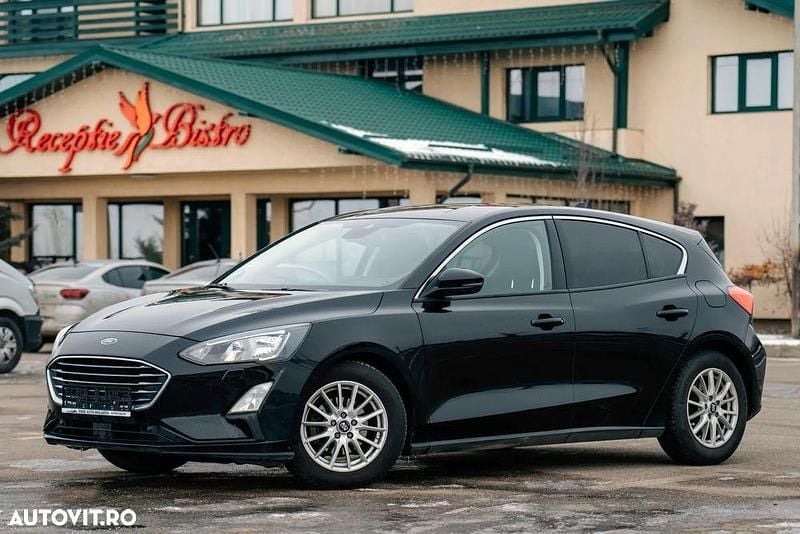 Culoarenegru Utilizat 2019 Ford Focus Titanium Hatchback | 7.999 EUR (Super Preț) - Imagine 1/4