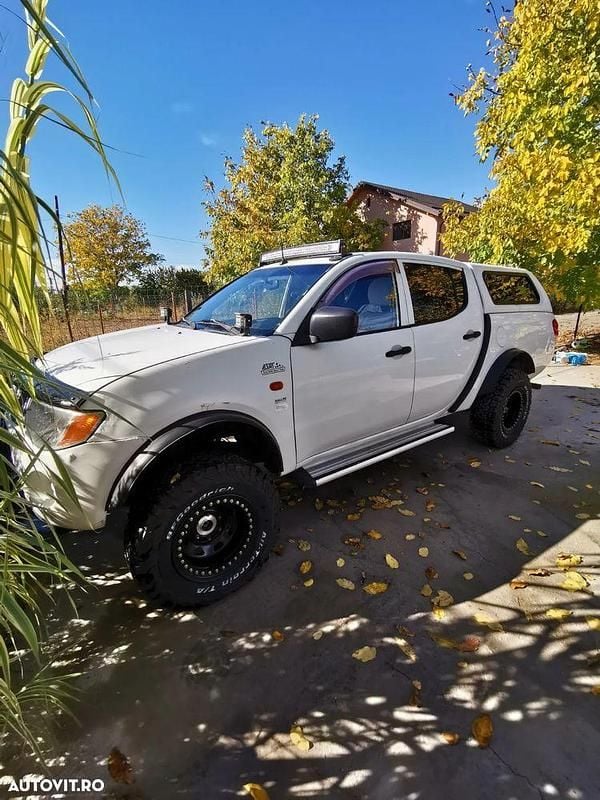 Culoarealb Utilizat 2007 Mitsubishi L200 Intense Pickup | 9.750 EUR (Scump) - Imagine 1/4