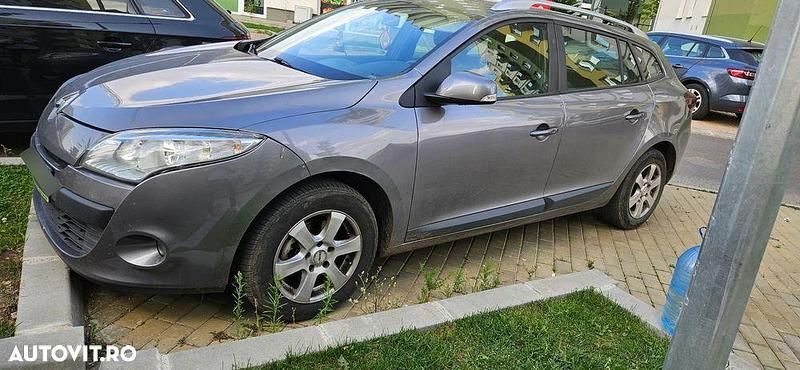 Culoaremaro Utilizat 2011 Renault Mégane GrandTour Break | 4.500 EUR (Preț OK) - Imagine 1/4