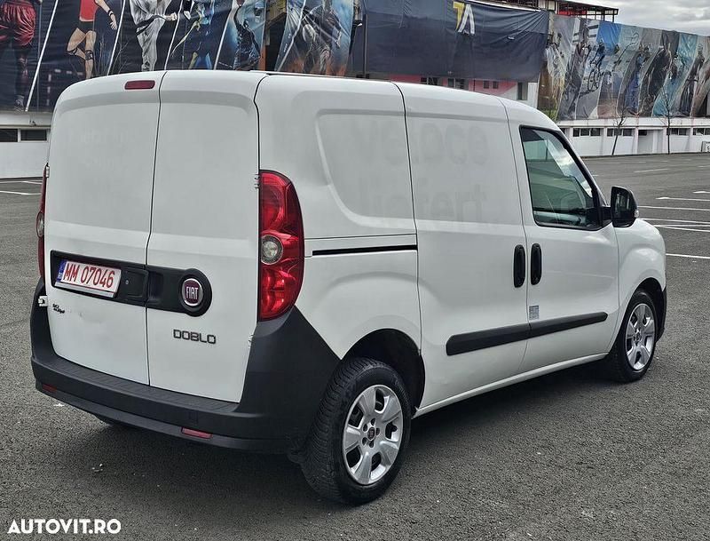 Second-hand Fiat Doblò Emotion 90 CP (66 kW) 2015 Culoarealb Monovolum