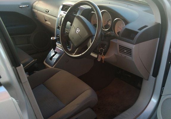 Argintiu Utilizat 2008 Dodge Caliber SXT SUV | 2.800 EUR - Imagine 1/4