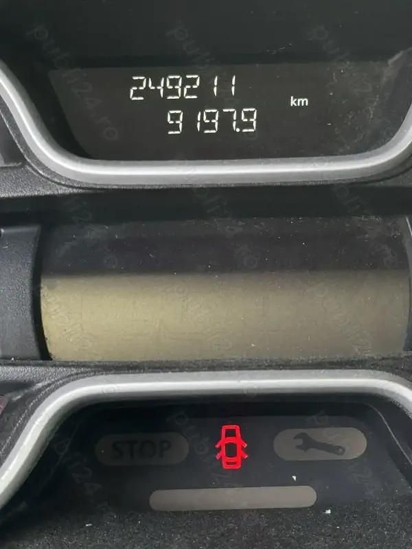 Utilizat 2015 Renault Trafic Van | 7.800 EUR (Preț bun) - Imagine 1/4