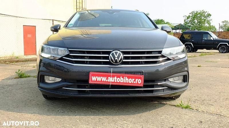 Gri Utilizat 2020 VW Passat Comfortline Break | 14.950 EUR (Preț bun) - Imagine 1/4