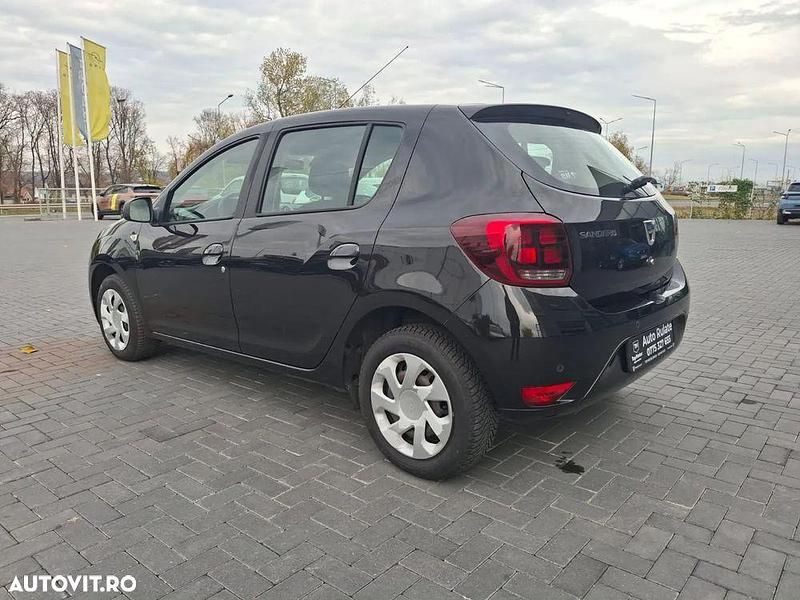 Second-hand Dacia Sandero Lauréate 90 CP (66 kW) 2019 Culoarenegru Hatchback