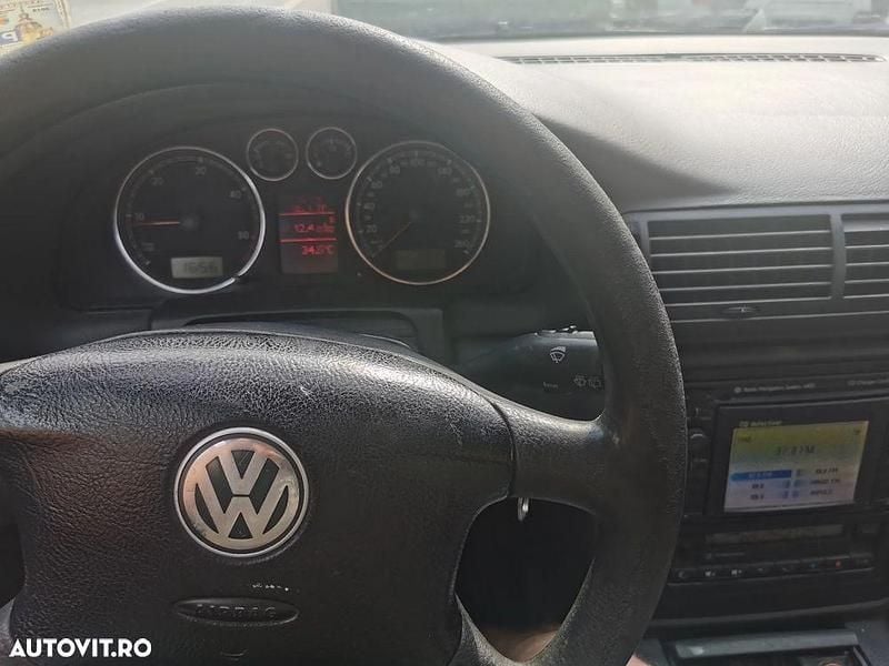 Culoarealbastru Utilizat 2005 VW Passat Comfortline Break | 1.500 EUR (Preț bun) - Imagine 1/4