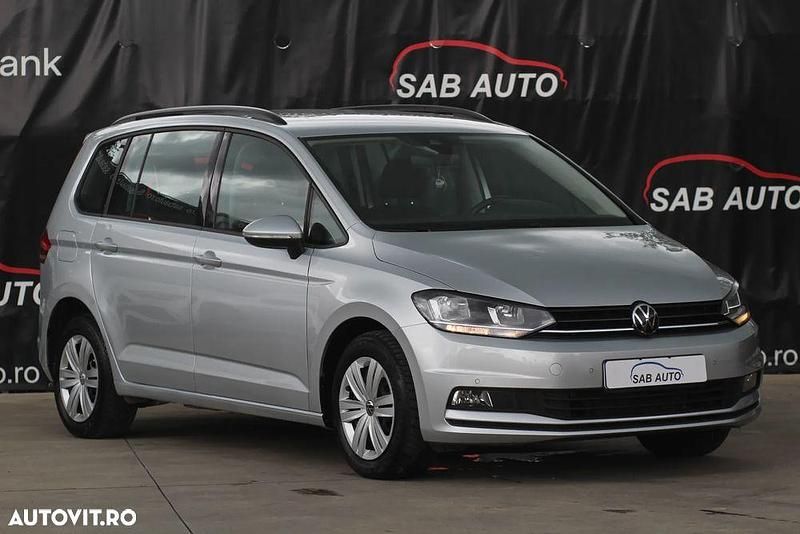 Second-hand VW Touran Comfortline 150 CP (110 kW) 2022 Gri Monovolum