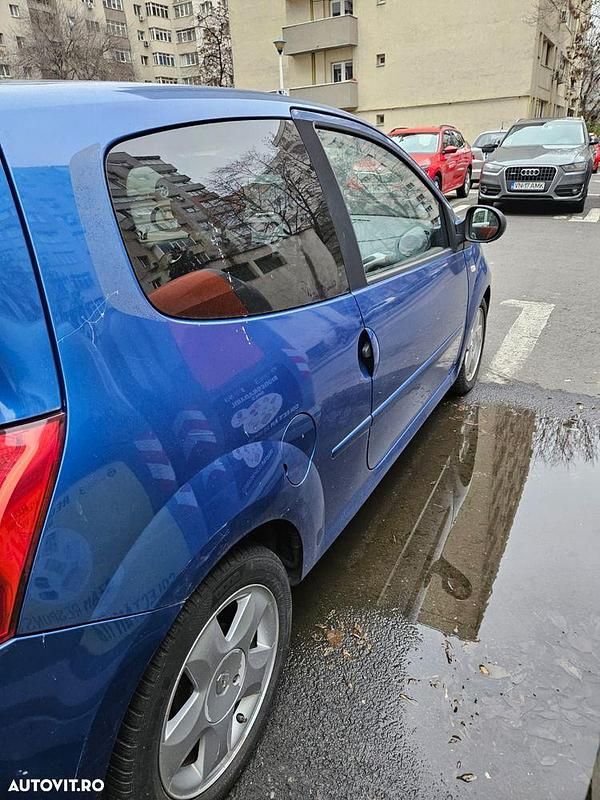 Second-hand Renault Twingo 75 CP (55 kW) 2009 Culoarealbastru Hatchback