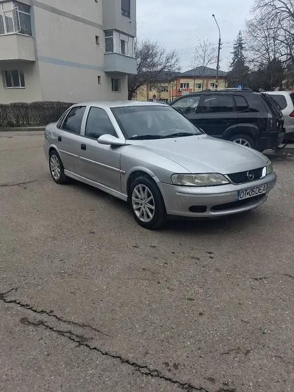 Second-hand Opel Vectra 125 CP (91 kW) 2000 Berlinǎ