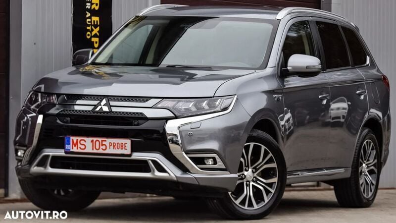 Gri Utilizat 2020 Mitsubishi Outlander P-HEV Instyle SUV | 18.650 EUR (Preț OK) - Imagine 1/4